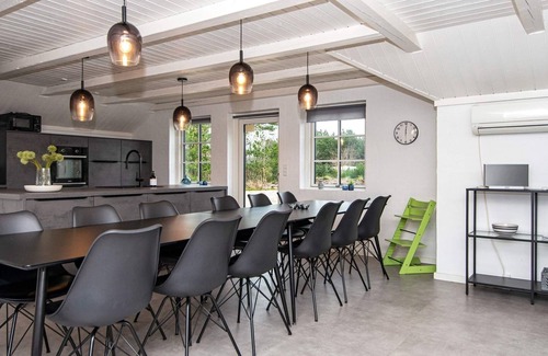 Henne House | Luxury Retreat with Pool - By Traum Ferienwohnungen