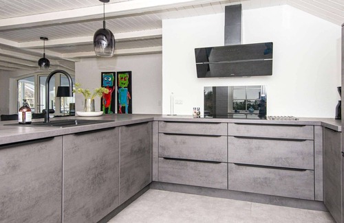 Henne House | Luxury Retreat with Pool - By Traum Ferienwohnungen