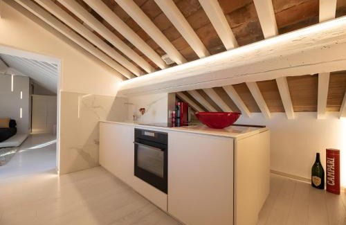 Citta Antica Apartment | Luxury Rooftop Piazza Erbe Verona
