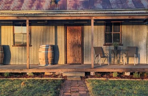 Broke House | Luxury Rustic Cottage in Hunter Valley