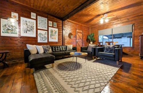 Broke House | Luxury Rustic Cottage in Hunter Valley