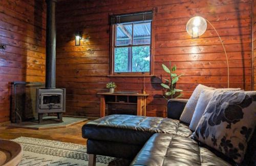 Broke House | Luxury Rustic Cottage in Hunter Valley