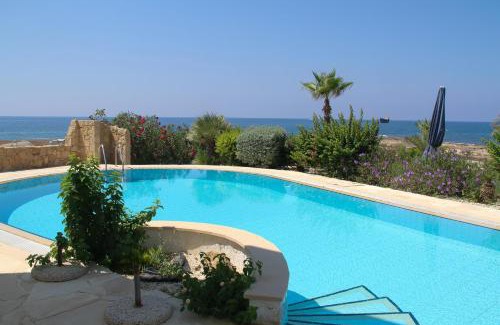 Chlorakas Villa | Luxury Seaview Apollo Beach Villa