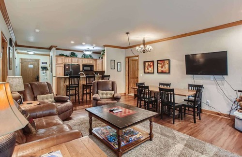Four O'Clock Condo | Luxury Ski-in/ski-out - Blocks From Downtown