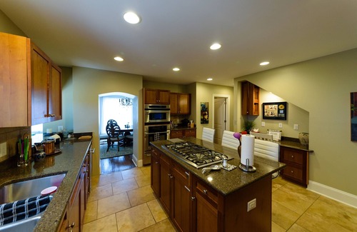 Hillsboro West End House | Luxury Stay walk to Vanderbilt, Music Row, West End, Belmont, Hillsboro Village