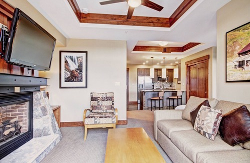 Peak 8 Condo | Luxury Studio Condo Steps from Winter Activities, Sleeps 4 by RedAwning