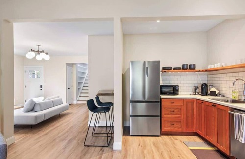 Ithaca House | Luxury Suite | Walk to Commons | Free Parking | NY