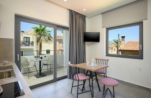 Platanias Town Apartment | Luxury Suites | Modern Athina Suites In Platanias with Pool