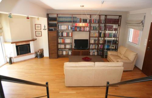 Thermi House | Luxury Sunny Home Near to Water-park