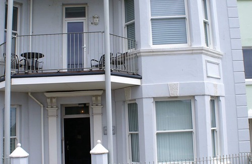 Ventnor Apartment | Luxury Three Bed Apartment with Balcony and Seaviews