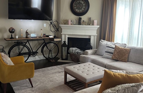 Cedar Hill House | Luxury Townhome: 3BR, Pool Access, 2 Living Spaces & Outdoor Oasis 2 Balconies