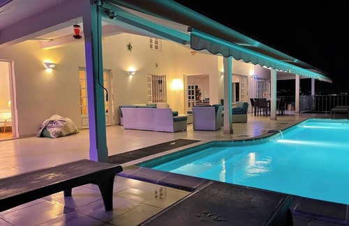 Trois-Ilets Villa | Luxury villa, 10 people, swimming pool, sea and golf view