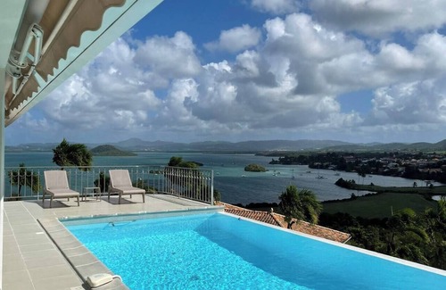 Trois-Ilets Villa | Luxury villa, 10 people, swimming pool, sea and golf view