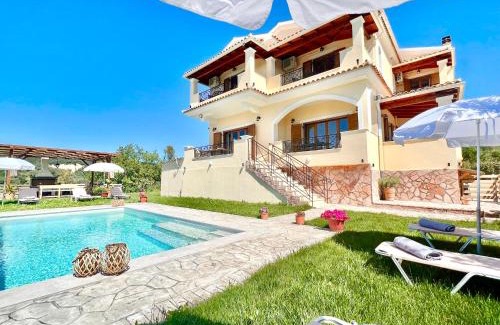 Arillas Villa | Luxury Villa Makris with private heatable pool by DadoVillas