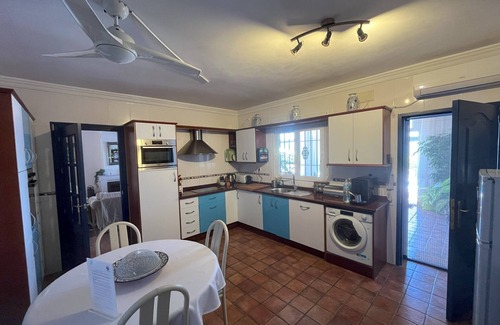 Vinuela House | Luxury villa with great views - private pool - large winter garden