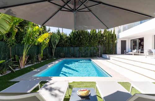 Guadalmina Apartment | Luxury Villa with Heated Pool, Jacuzzi, Sauna and more