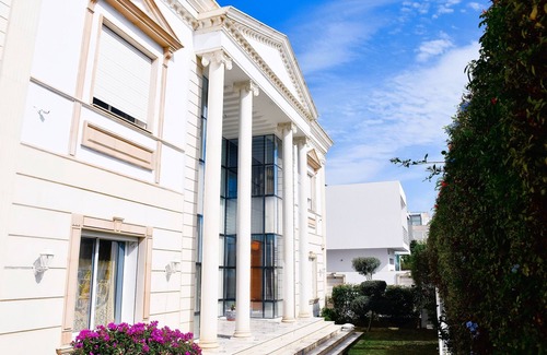 Tunis Villa | Luxury villa with heated pool, private elevator and wonderful view of Lake Tunis