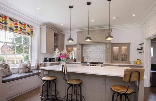 York House | Luxury village house sleeps 14, dog friendly