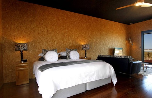 Finlayson Bed & Breakfast | Luxury villas overlooking Perlubie Beach on the Eyre Peninsula.