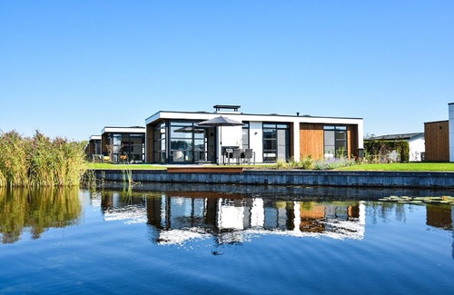 Loosdrecht House | Luxury Waterfront Escape