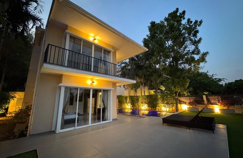 Chalong Villa | Luxury with Ocean Views&Private Rooftop