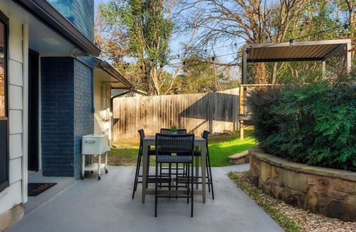 Barton Hills House | Luxury Zilker Home Pool Hot Tub Kitchen