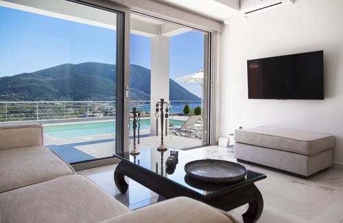 Pondi Villa | LuxuryVilla W With Private Pool & Amazing Sunsets!