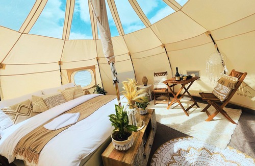 Hohe Wand RV Rental | Luxus Glamping-zelt Direkt an der Hohe Wand - mit Sternenfenster & Whirlpool