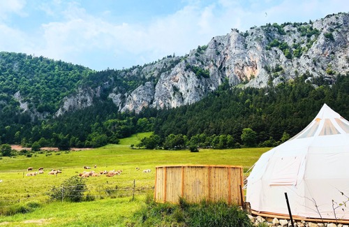 Hohe Wand RV Rental | Luxus Glamping-zelt Direkt an der Hohe Wand - mit Sternenfenster & Whirlpool
