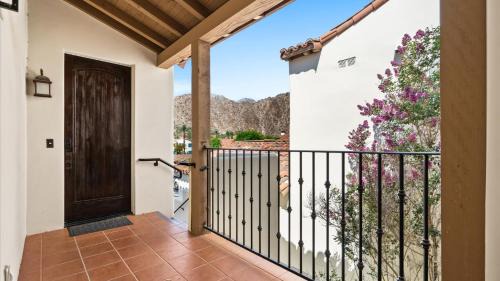 La Quinta Apartment | LV216 Upstairs 2 Bedroom Legacy Villas Lock-Off