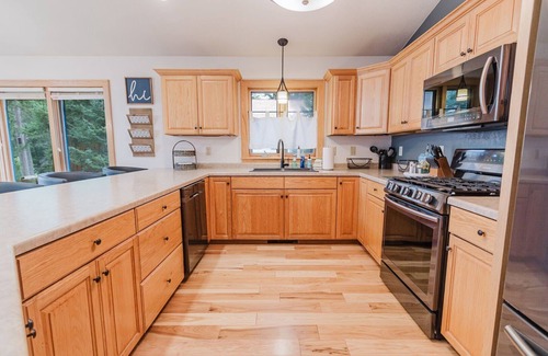 South Range Cabin | Lyman Fireside Lake House with Game Room