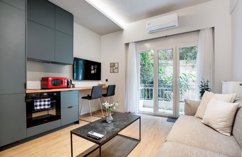 Pangrati Apartment | Lyndon Deluxe Studio Athens Escape