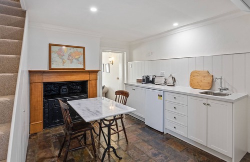 Pontville Cottage | Lythgo's Row Colonial Cottages