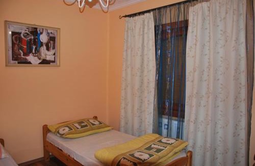 Barand House | Méz-Bor Szállás