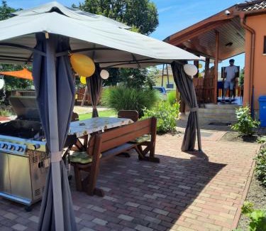 Barand House | Méz-Bor Szállás