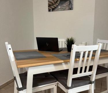 Ottersberg Apartment | Möblierte Wohnung mit ruhiger Terrasse in bester Lage für Feriengäste und beruflich Reisende AW12A-I