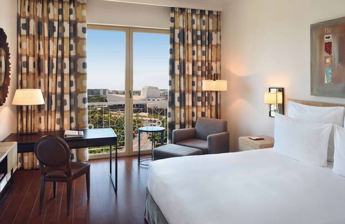 Victoria Borg Hotel | Mövenpick Ambassador Hotel Accra