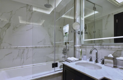 Muharraq Hotel | Mövenpick Hotel Bahrain