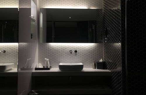 Simee Hotel | M Roof Hotel & Residences