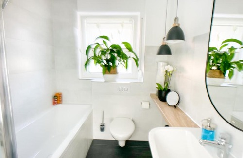 Sudstadt Apartment | M-Style 02 Apartment mit Balkon 24h Self-Check-In, Free Parking, Netflix
