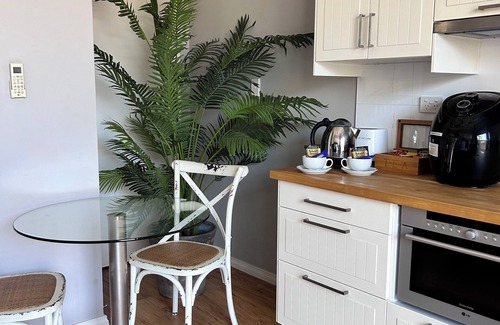 Fremantle House | Maand Up Accommodation