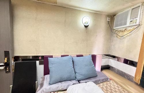 Kwun Chung House | Mabo hotel