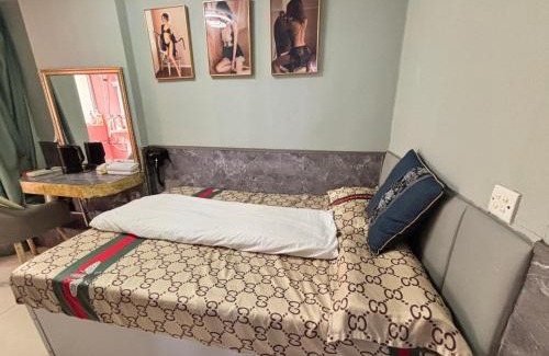 Kwun Chung House | Mabo hotel