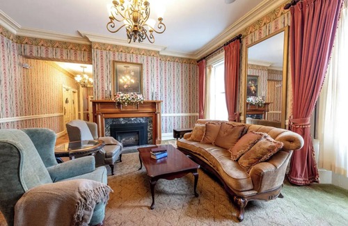 Geneseo Bed & Breakfast | MacVittie Room - Big Tree Innnn