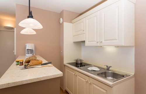 Saumane-de-Vaucluse Apartment | Madame Vacances Résidence Provence Country Club