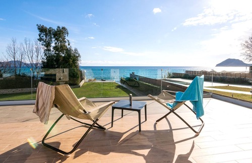 Porto Koukla Villa | MaDiZé Beach House on the Sea