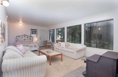 Sea Ranch House | Madrone Meadow 5 Bedroom Home by RedAwning