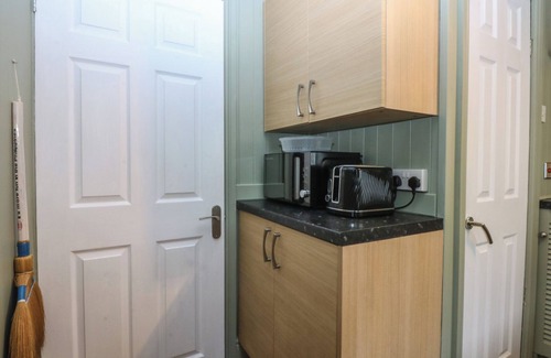 Llanfair Cottage | MAESAWEL STUDIO, with a garden in Llanfair