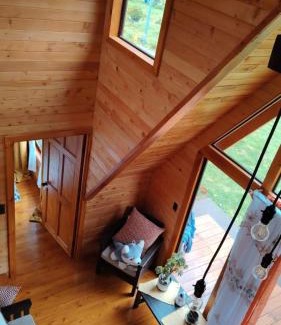 Canton Dota Ski Chalet | Magic Cabin in Jardín de Dota A real Costa Rican Farm experience with Breakfast included Trout fishing in the lagoon Fruit tasting & beautiful garden with farm animals