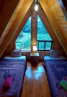 Canton Dota Ski Chalet | Magic Cabin in Jardín de Dota A real Costa Rican Farm experience with Breakfast included Trout fishing in the lagoon Fruit tasting & beautiful garden with farm animals